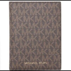 BNWT Michael Kors Passport Holder Wallet Jet Set MK